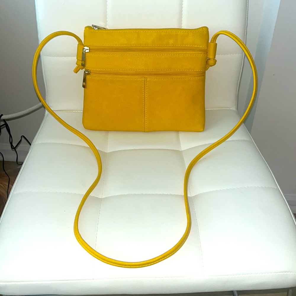 Vintage yellow leather purse